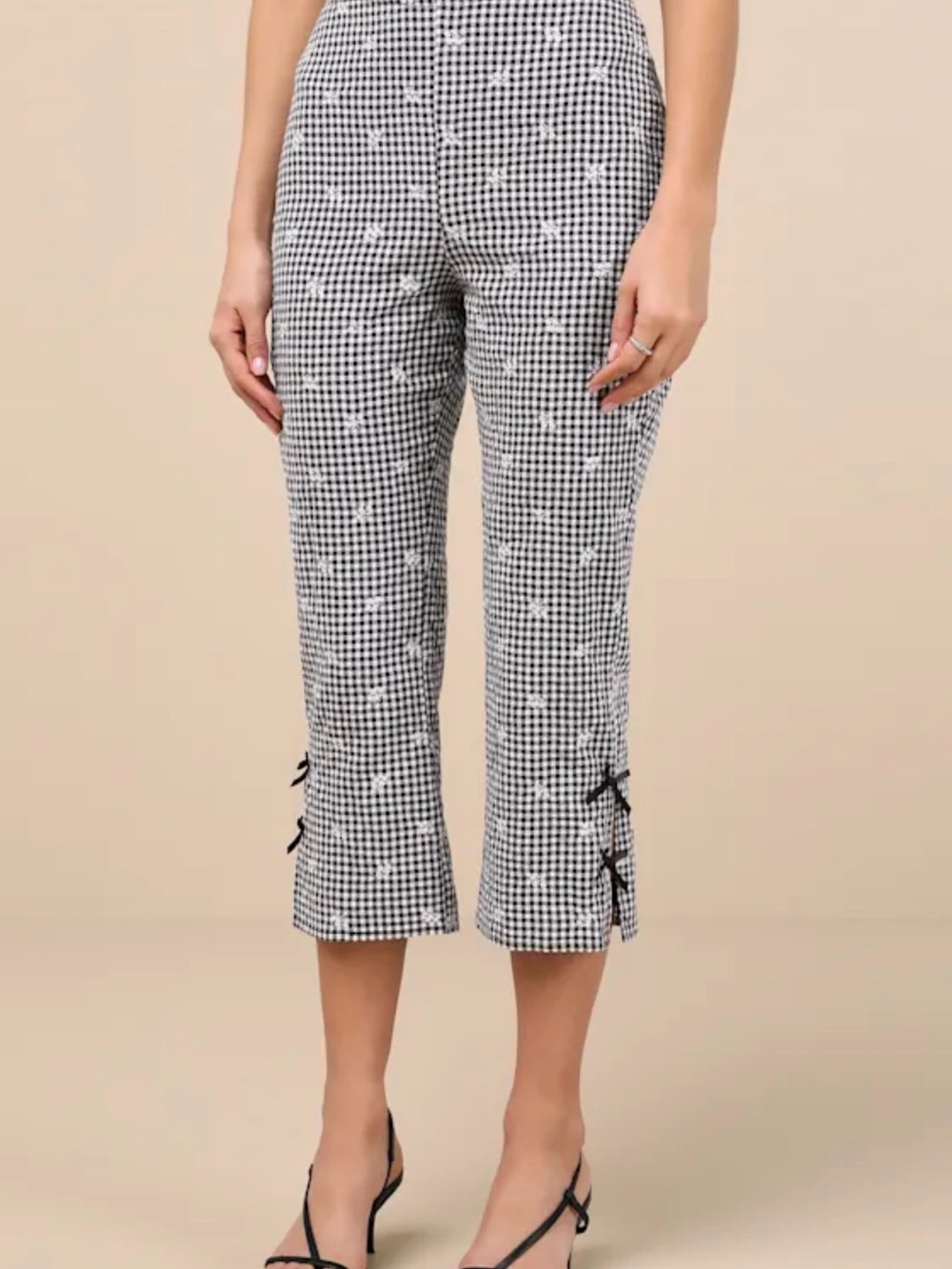 Lulu's Black and White Gingham Cropped Capris with Side Bows